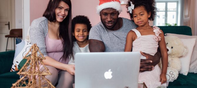 Dealing with Stressful Parents During a Pandemic Holiday Season