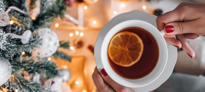 8 Tips To Reduce Anxiety & Stress During the Holidays 8 Tips To Reduce Anxiety & Stress During the Holidays